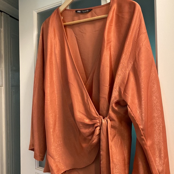 Zara gorgeous wrap top - Picture 2 of 6